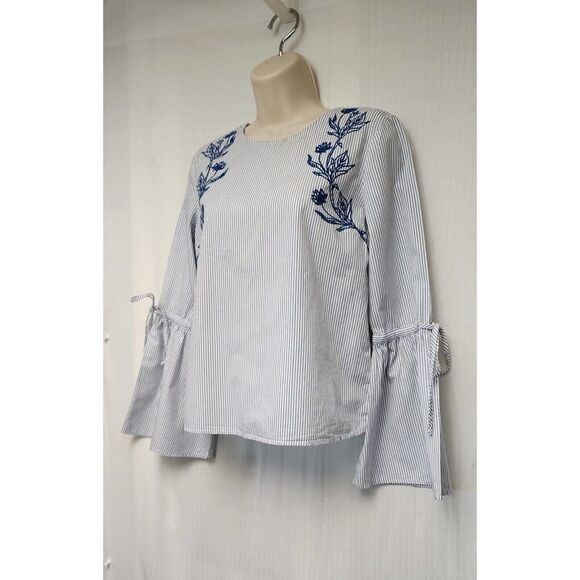 Dizzy Lizzy Bell Sleeve Embroidery Floral Blue Striped Top Size XS - Picture 6 of 11